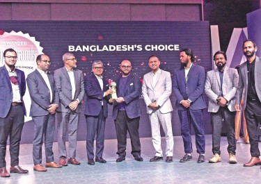 Bashundhara Group wins Superbrands awards for 4 products
